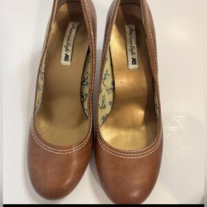 American Eagle Outfitters Brown Chunky Wood Grained Vintage Style Heels Size 10